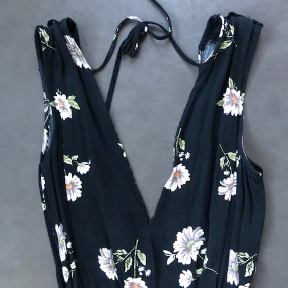 Forever 21 Black Daisy Romper X-Small - Picture 5 of 6